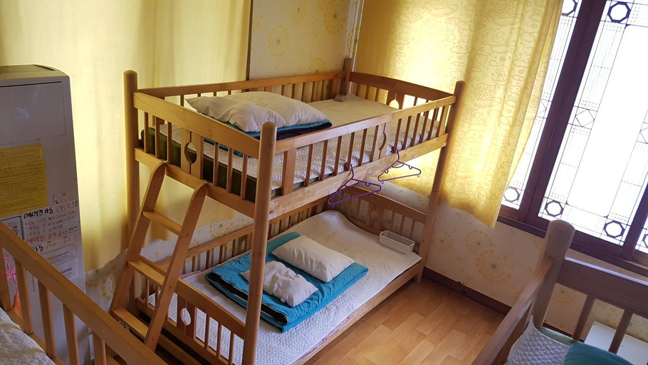 Bedroom 3, Spring Flower Guesthouse, Seogwipo