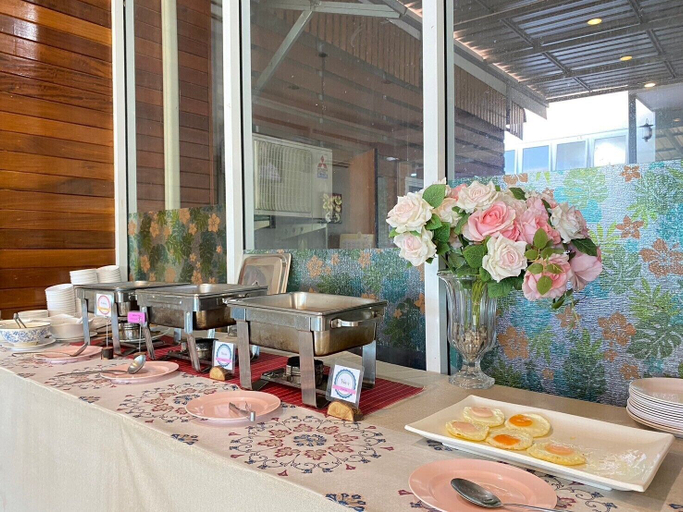 Food & Drinks 5, Chaophaya Thara Riverside, Muang Chai Nat
