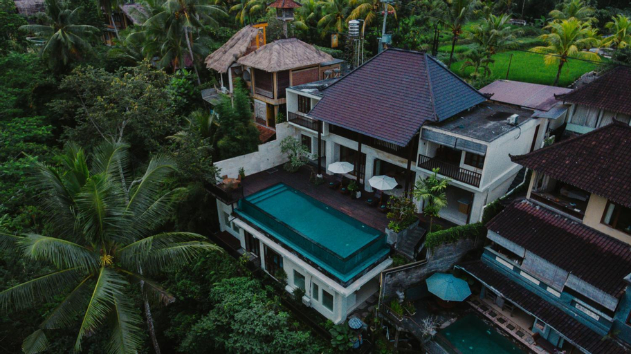 Exterior 11