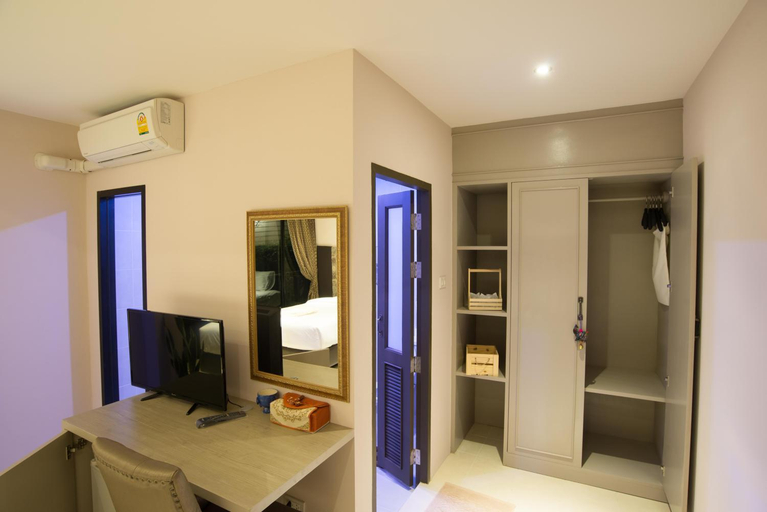 Bedroom 12