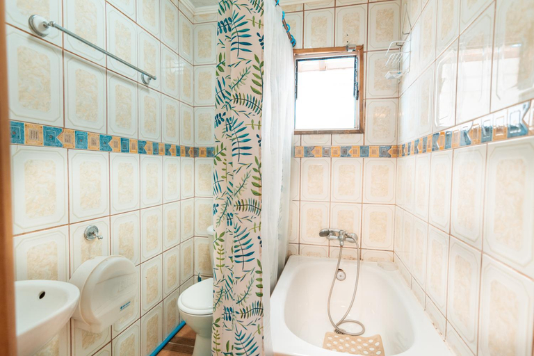Bathroom 5, Hostal El Descanso, Antofagasta