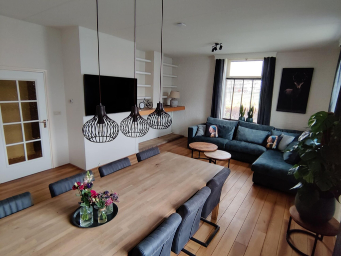 Dining 2, Farmhouse in Silvolde With Hot Tub, Wisch