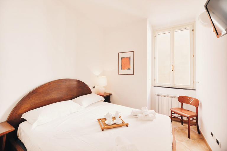 Bedroom 2, Appartamento fronte mare a Ospedaletti by Wonderful Italy, Imperia