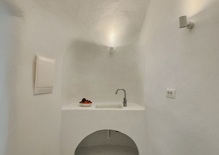 Private kitchen 5, As Holiday caves, South Aegean