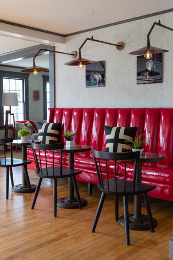 Food & Drinks, Whitehall, Knox