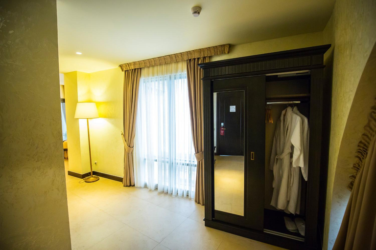 Bedroom 3, Colosseum Marina Hotel, Batumi