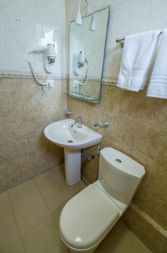 Bathroom 4, Lafala Hotel and Service Apartment, Thimbirigasyaya