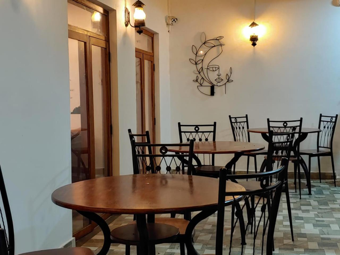 Food & Drinks 4, Andorra Tourist Resort Anuradhapura, N. Palatha Central