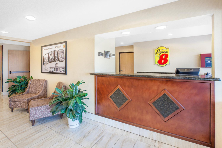 Public Area 2, Super 8 by Wyndham Seville, Medina