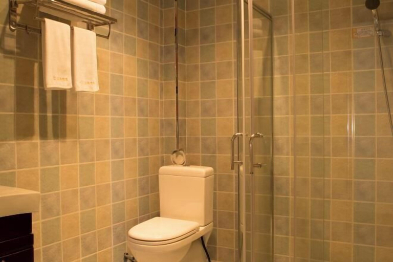 Bathroom 4, Tangquan Mingwu Hostel, Xiamen