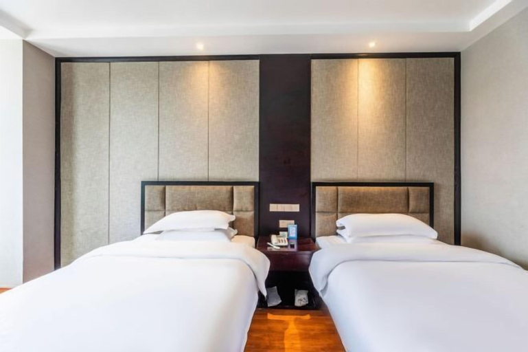 Bedroom 12