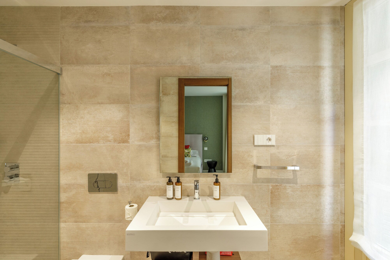 Bathroom 4, Plaza del Siglo Suites, Málaga