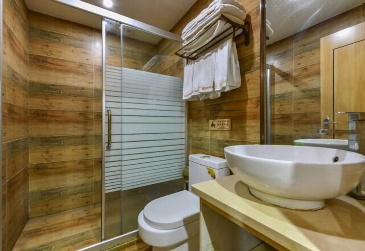 Bathroom 13