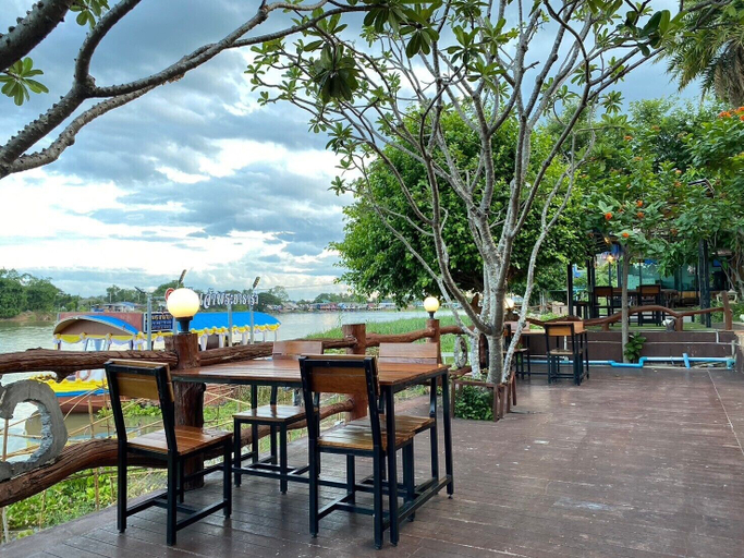 Food & Drinks 5, Chaophaya Thara Riverside, Muang Chai Nat