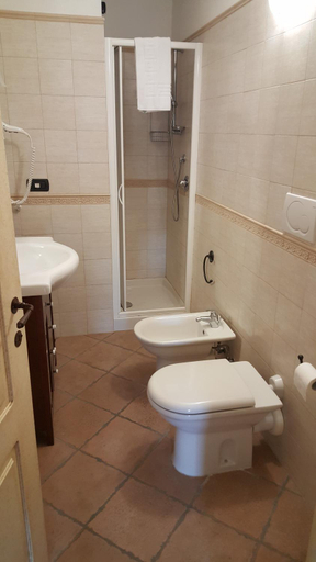 Bathroom 7