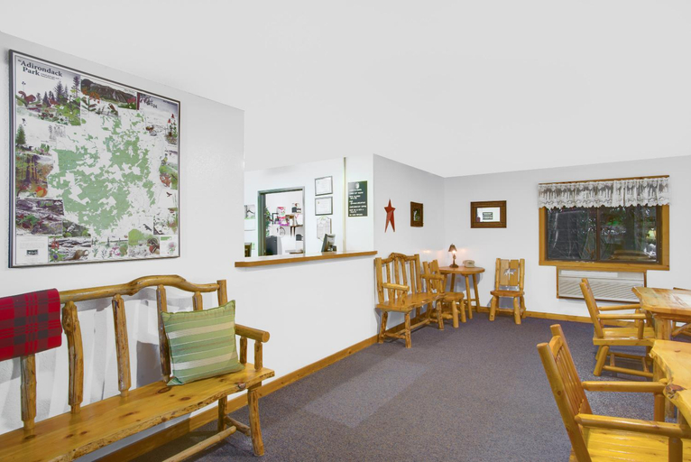 Public Area 2, Super 8 by Wyndham Lake George/Warrensburg Area, Warren