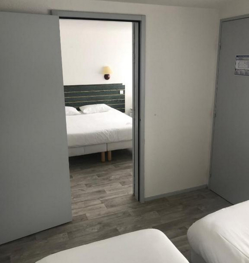 Bedroom 2, Brit Hotel Confort Morlaix, Finistère