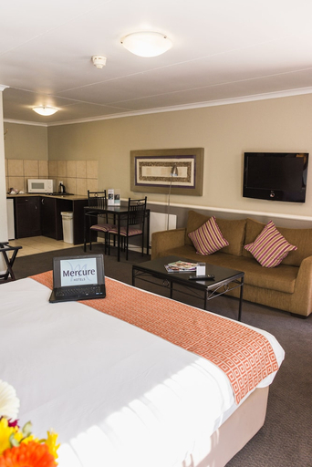 Bedroom 3, Mercure Hotel Bedfordview, Ekurhuleni