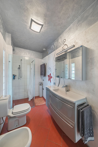 Bathroom 4, Poggio Picedo P1-32 by Wonderful Italy, Brescia