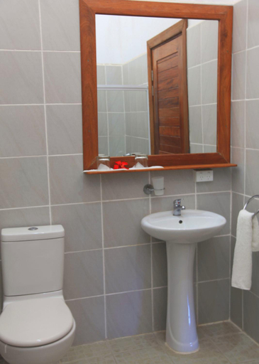 Bathroom 4, Tanna Evergreen Resort & Tours, West Tanna