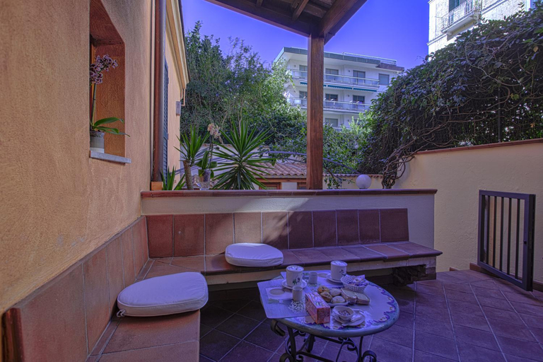 Others 2, B&B D'AMICO, Salerno