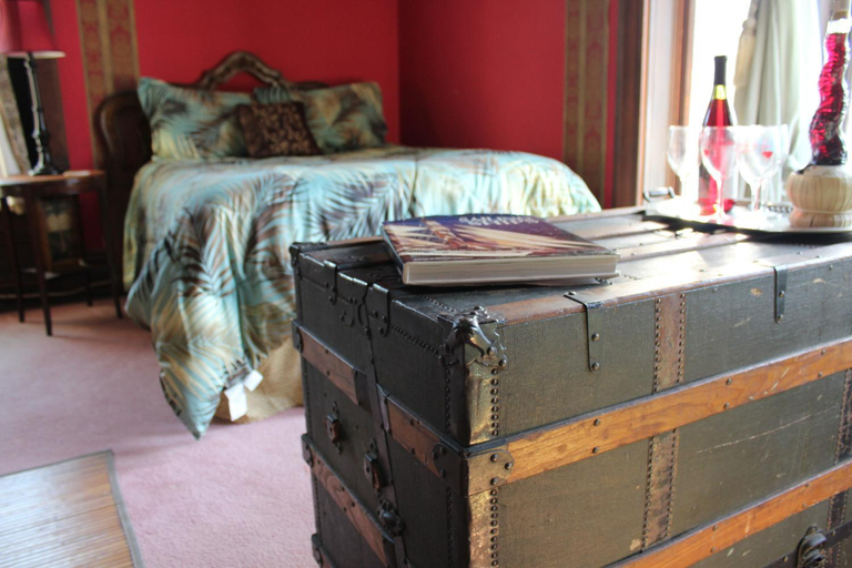 Bedroom 3, Riverview Mansion Hotel, Pope