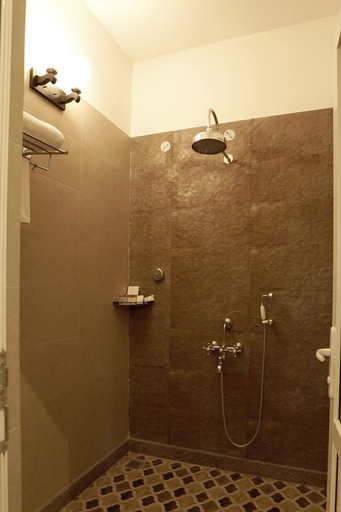 Bathroom 5, Astroport Sariska Treetop By Eight Continents, Alwar