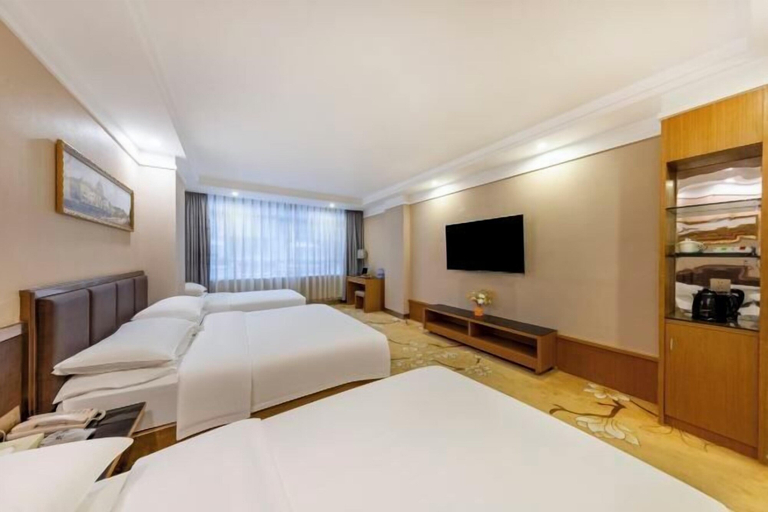 Bedroom 5, Vienna Classic Hotel （ ZhanJiang coastal park sea view gallery hotel ）, Zhanjiang