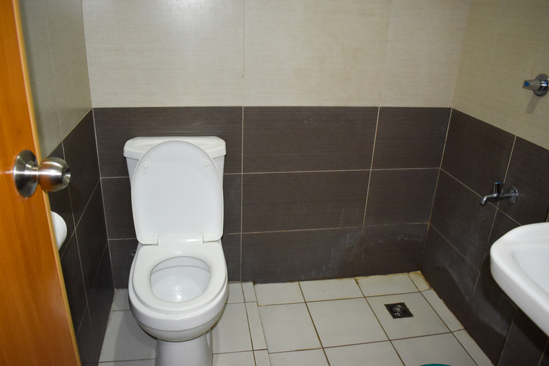 Bathroom 9
