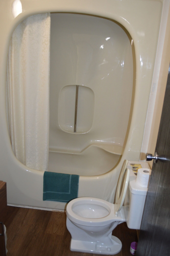 Bathroom 3, A1 Motel, Division No. 2
