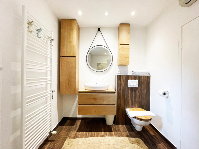 Bathroom 4, Family Apartments Monika - sea view - heated pool II, Punat