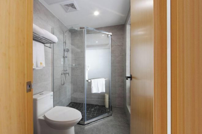 Bathroom 3, Zhongyou Holiday Hotel, Hefei
