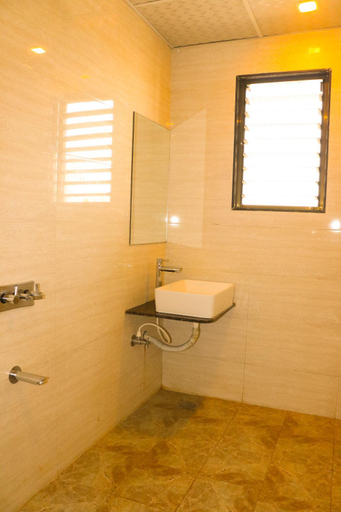 Bathroom 5, Hotel Neem Tree, Ahmadnagar