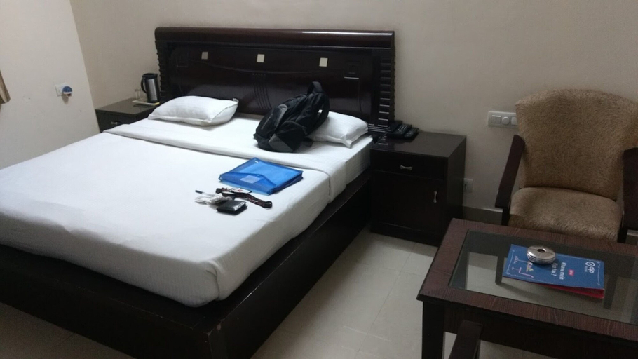 Bedroom 2, Goroomgo Hotel Jasmine Haridwar, Hardwar