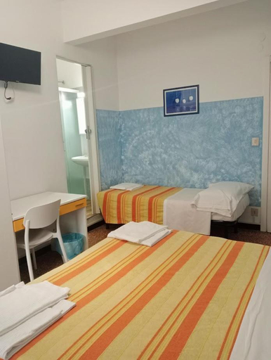 Bedroom 3, Albergo Belvedere, Savona