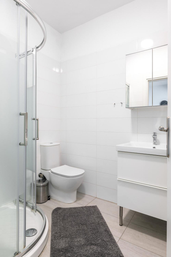 Bathroom 2, Sky Studios, Central Macedonia
