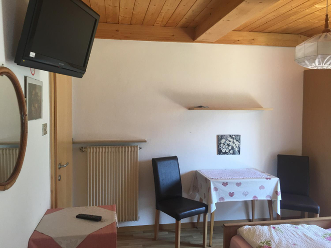 Bedroom 2, Weingut Zundlhof, Bolzano