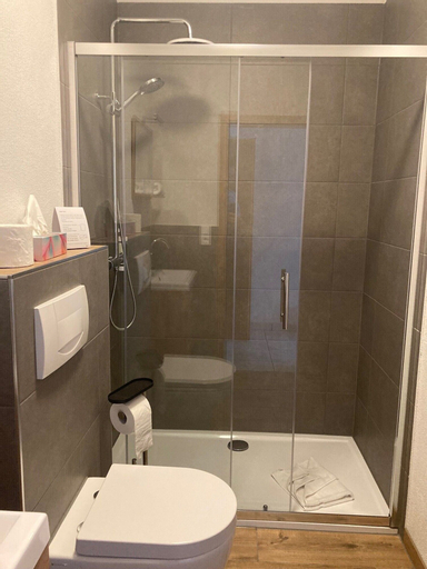 Bathroom 7