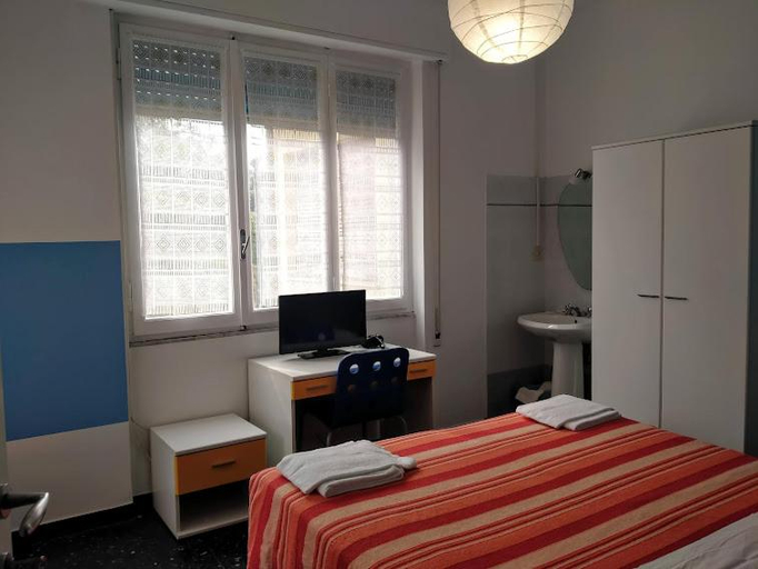 Bedroom 4, Albergo Belvedere, Savona