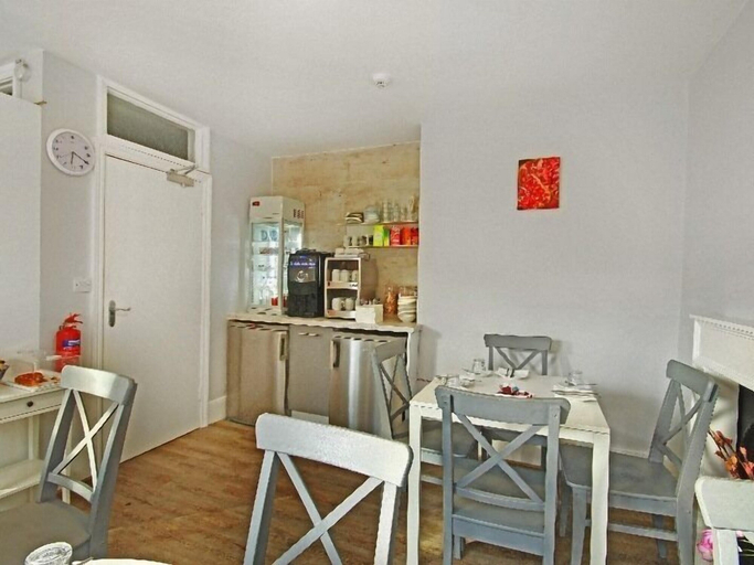 Food & Drinks 5, Primrose Guest House, London