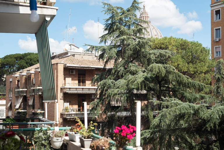 Others 2, Vatican Corner Family Apartment, Roma