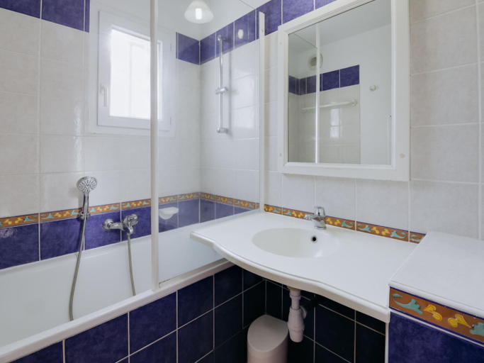 Bathroom 4, Apartment Les Rivages de Coudouliere-9 by Interhome, Var