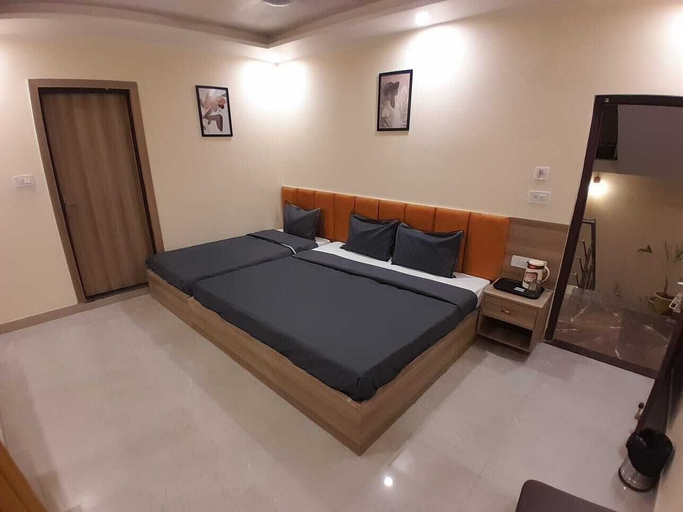 Bedroom 2, Hotel Shiv Inn By T And M Hotels, Hardwar