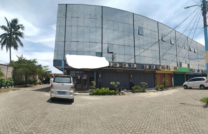 Exterior & Views 1, Hotel Mama Syariah at Ruko Kutajaya, Tangerang