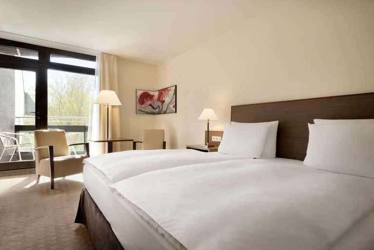 Bedroom 3, Ramada By Wyndham Nuernberg Parkhotel, Nürnberg