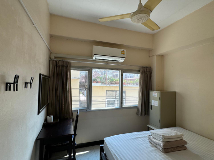 Bedroom 12