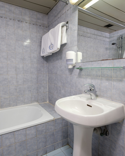 Bathroom 3, Atrium Zenon, Larnaca