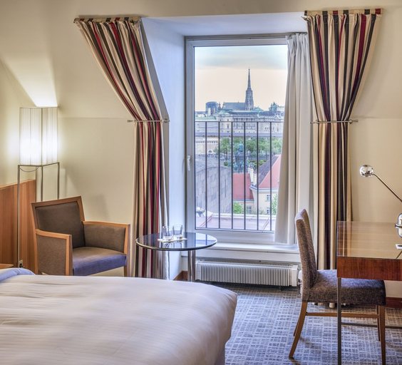Bedroom 2, K+K Hotel Maria Theresia, Wien