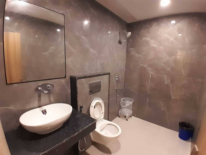 Bathroom 3, Hotel Shiv Inn By T And M Hotels, Hardwar