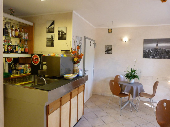 Others 2, Hotel Monti, Rimini